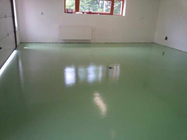 zelená polyuretanová podlaha v garáži v Bystřici